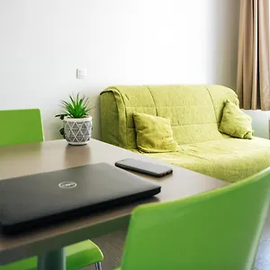 Twenty Business Flats Timone Apartahotel